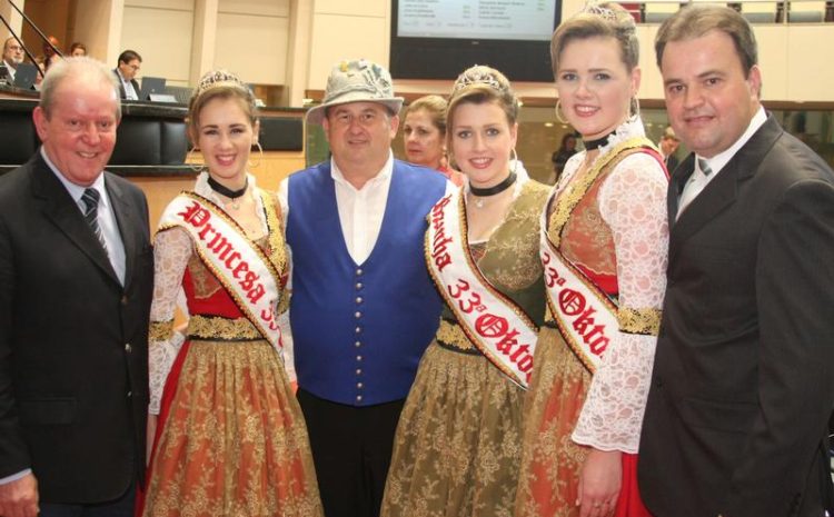  Marcos Vieira lança 33ª edição da Oktoberfest de Itapiranga na Alesc