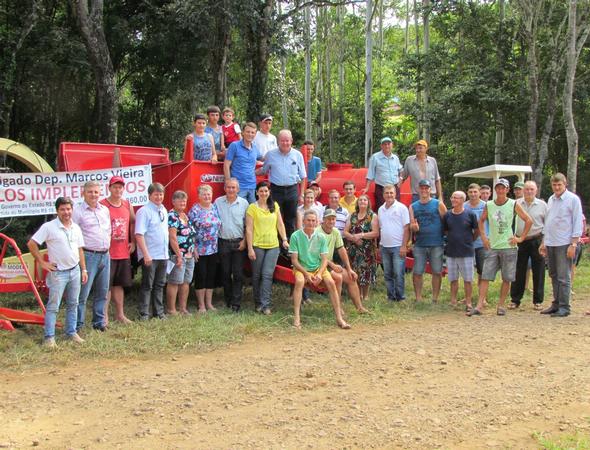  Deputado Marcos Vieira entrega patrulha agrícola em Modelo