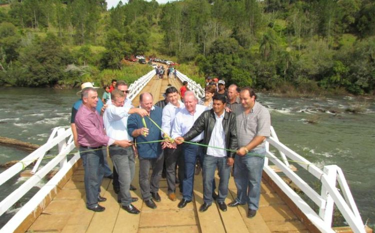  Marcos Vieira inaugura ponte sobre Rio Chapecozinho