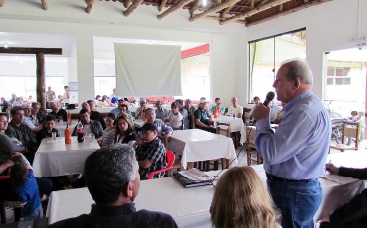  Em encontro com Marcos Vieira, PSDB de Bom Retiro discute eleições 2012