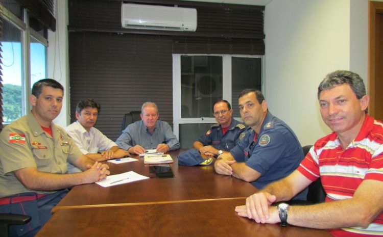  Marcos Vieira garante recursos para Corpo de Bombeiros de Ponte Serrada