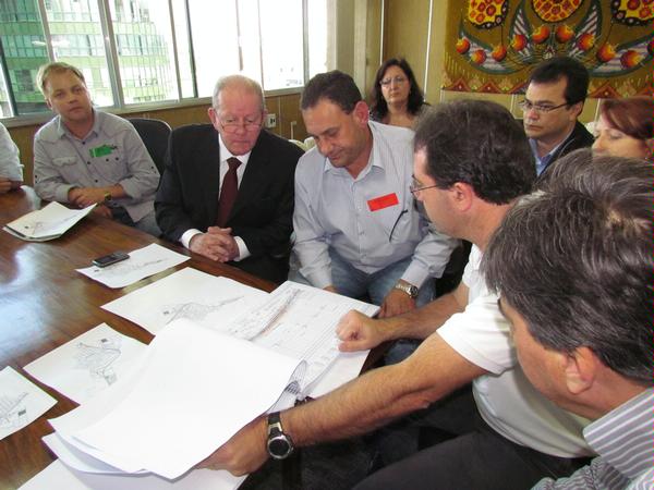  Guarujá e Dionísio debatem a BR-163 com o DNIT