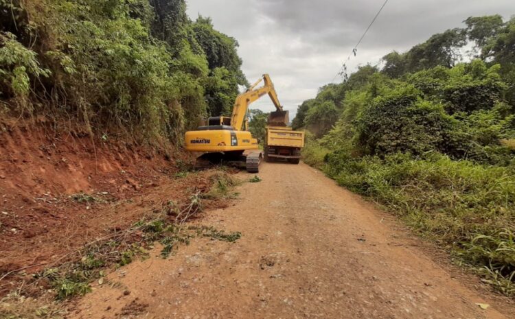  Deputado Marcos Vieira comemora início das obras na comunidade Canhada Grande