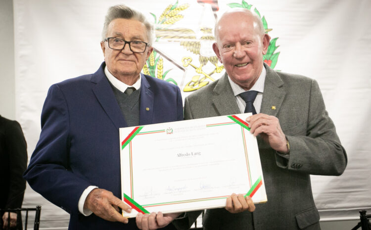 Alfredo Lang recebe título de Cidadão Catarinense